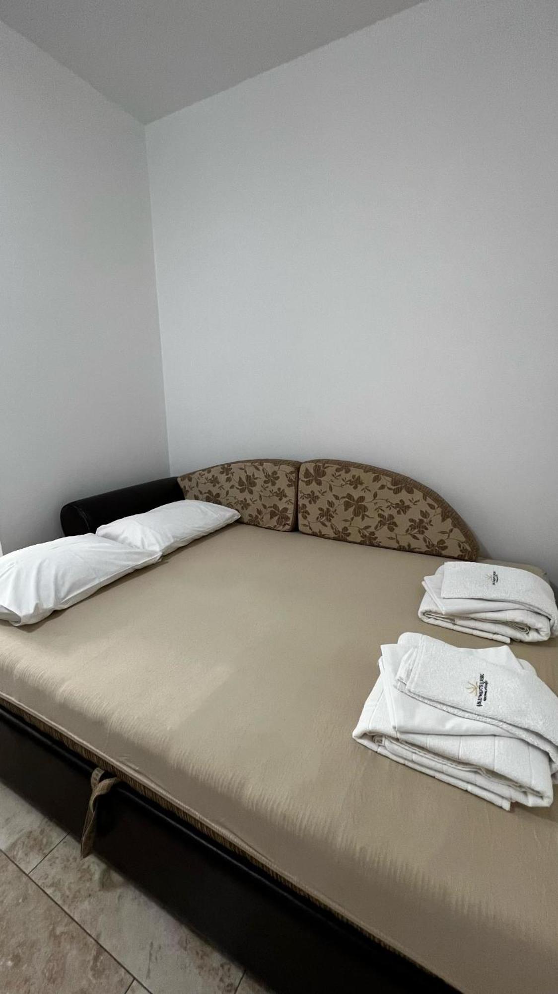Apartmani Luksic Sutomore Bagian luar foto