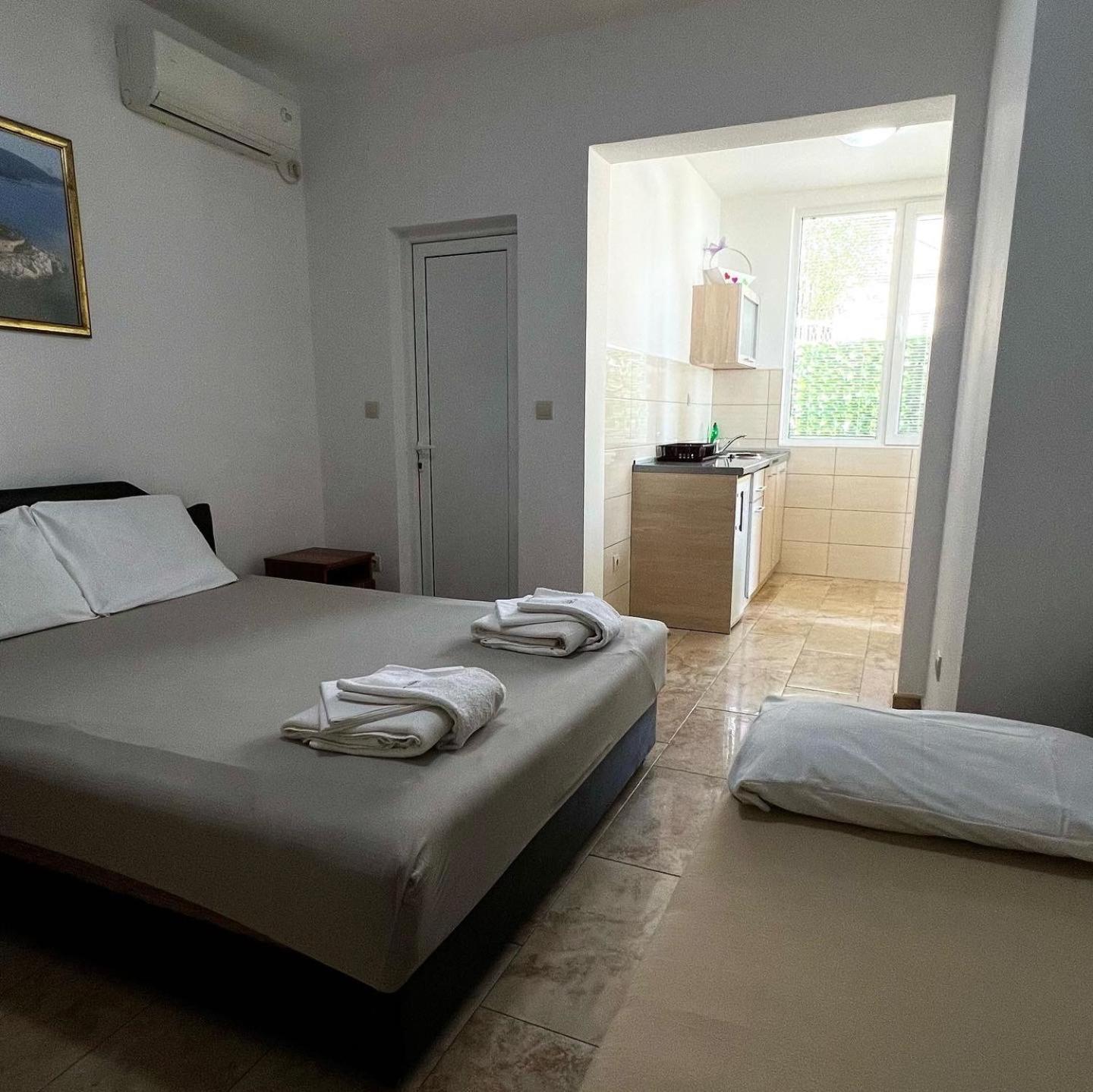 Apartmani Luksic Sutomore Bagian luar foto