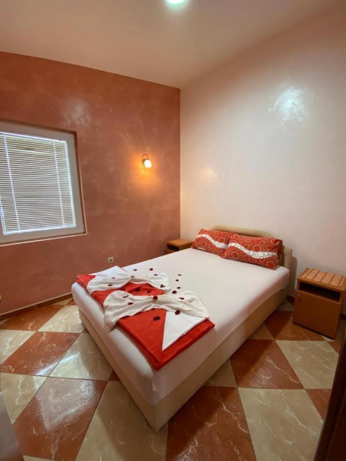 Apartmani Luksic Sutomore Bagian luar foto