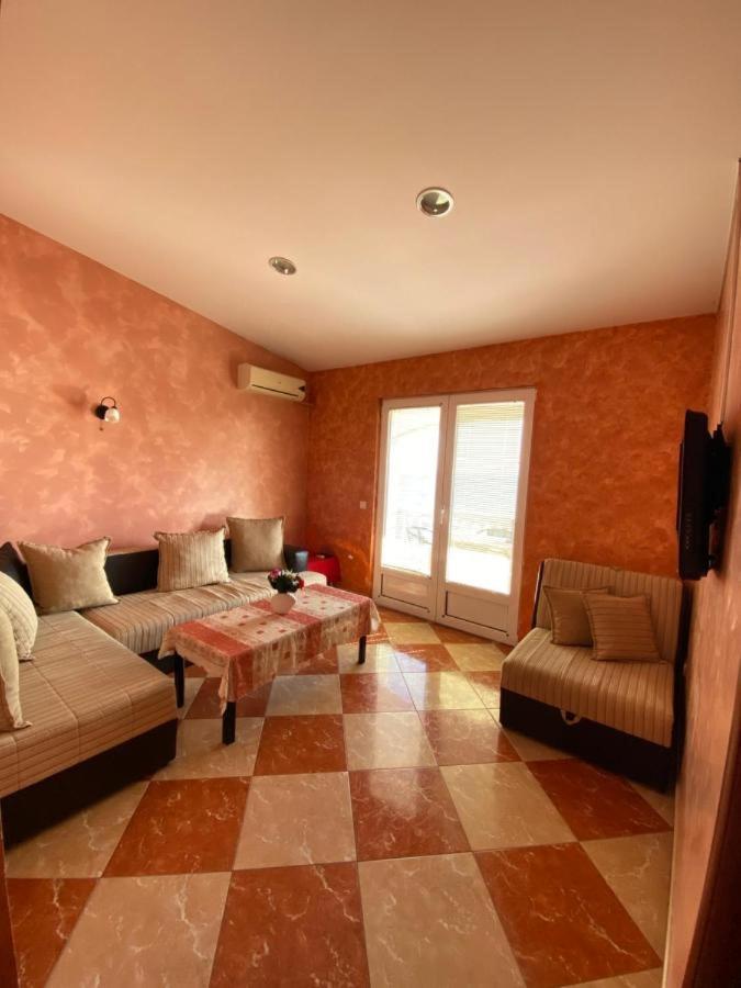 Apartmani Luksic Sutomore Bagian luar foto