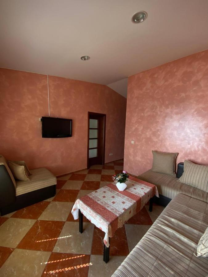 Apartmani Luksic Sutomore Bagian luar foto