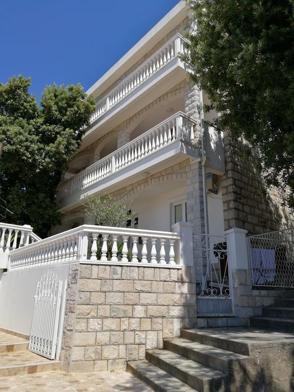 Apartmani Luksic Sutomore Bagian luar foto